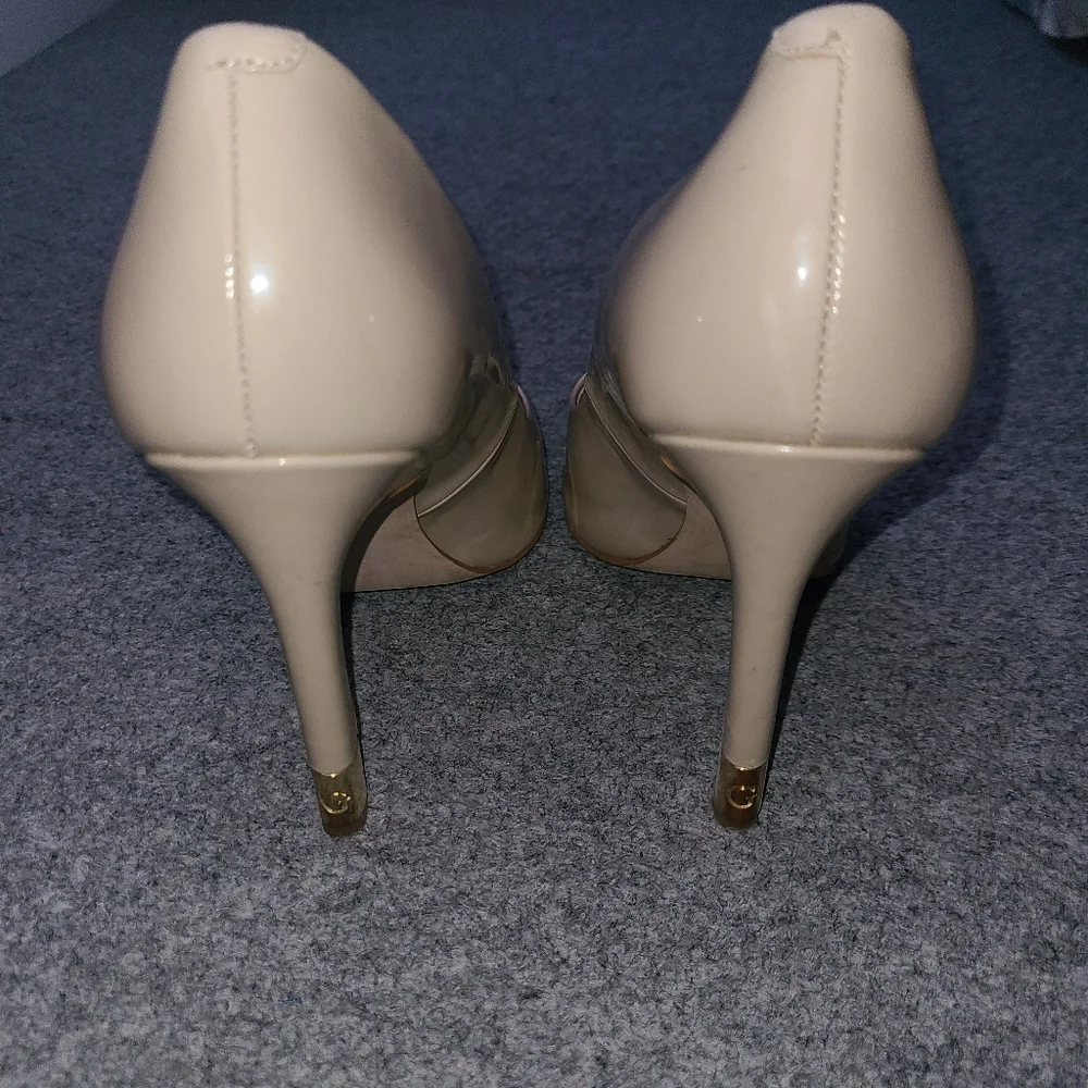 GUESS Nude Pumps - Picture 3 of 5